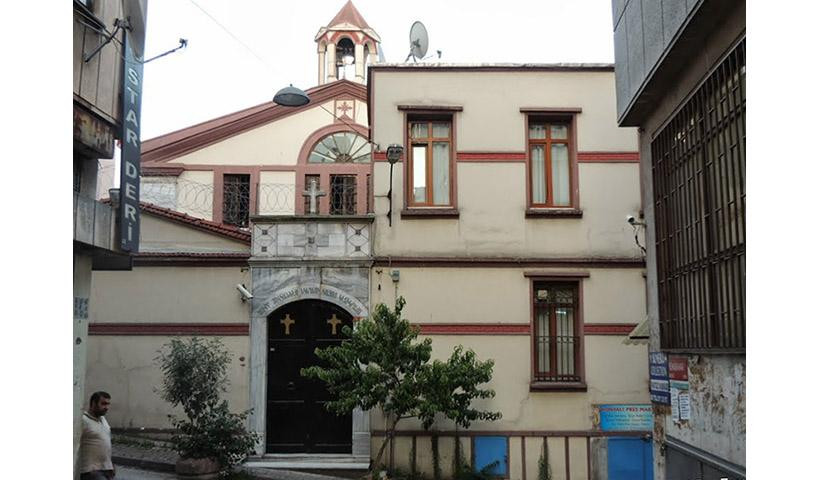 «Αξίζετε θάνατο!» – Τούρκοι υπερεθνικιστές πετροβόλησαν Αρμένιους έξω από εκκλησία